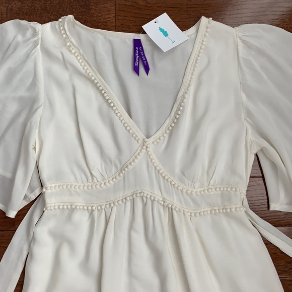 Off-White Seraphine Flutter Maternity Dress - Picture 3 of 7